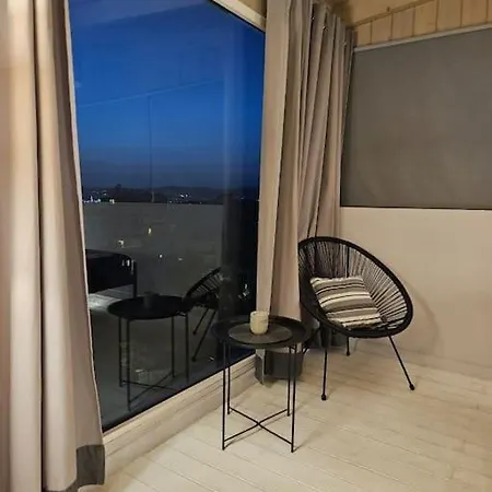 Roof Sunset View 180 Apartment